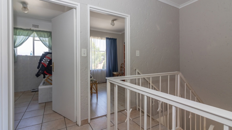 3 Bedroom Property for Sale in Kroonheuwel Free State